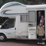 Christophe, Fany et Jade, prêts pour leur tour de France en camping-car.