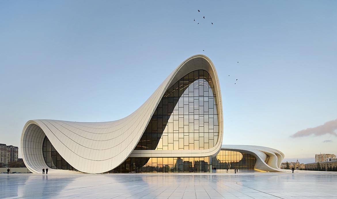 (Re)Découvrez 8 projets de l'extravagante architecte Zaha Hadid