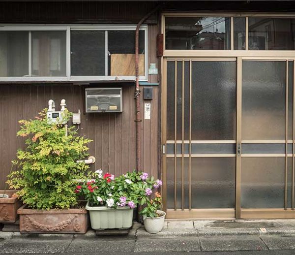 Au Japon, on écrit son métier sur sa porte d'entrée