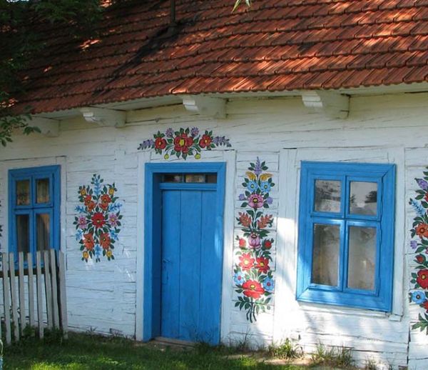 Zalipie, le village polonais peint de mille fleurs
