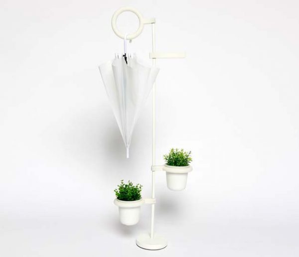 L'objet malin : le sèche-parapluie qui arrose vos plantes