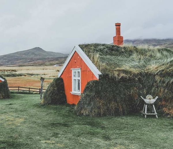 Découvrez cette verdoyante maison islandaise à couper le souffle