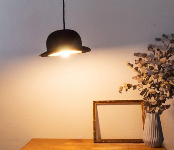 Tuto : Fabriquez une lampe originale avec... un chapeau melon !