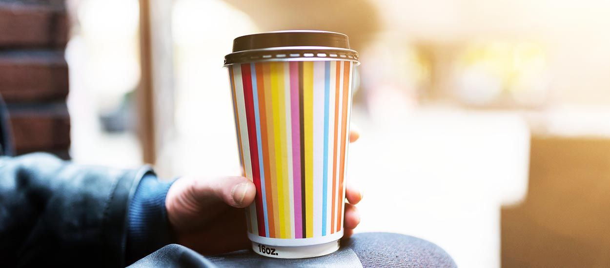 Cette ville d'Allemagne distribue des gobelets réutilisables dans les cafés