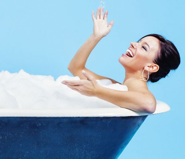 La science le prouve : prendre un bain chaud est meilleur pour le moral qu'une séance de sport !