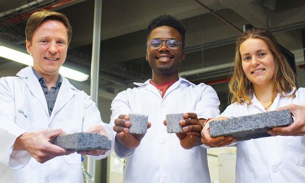 Ils inventent une brique à l'urine pour remplacer le béton et lutter contre le réchauffement climatique