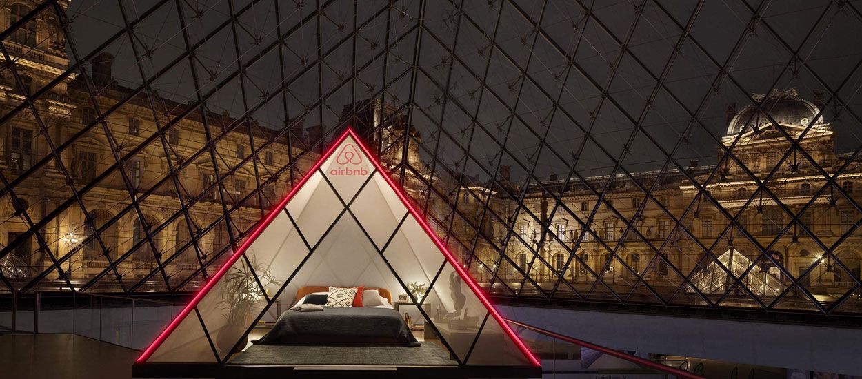 Airbnb vous fait gagner une nuit sous la pyramide du Louvre et privatise le célèbre musée !