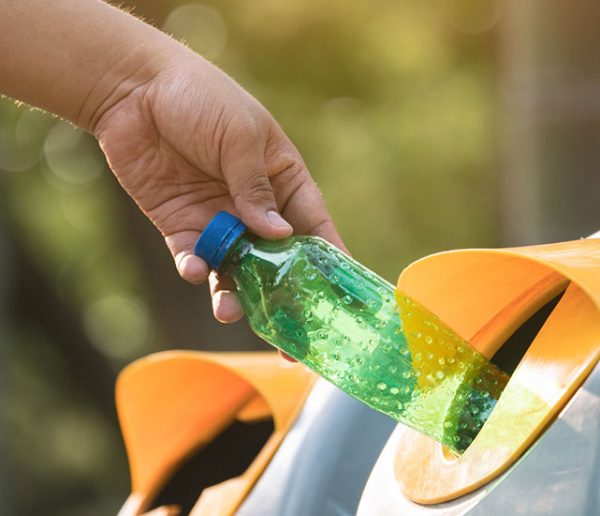 La consigne pour les bouteilles en plastique va être expérimentée en France