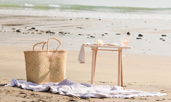 Tuto : Fabriquez une table de plage facile à transporter !