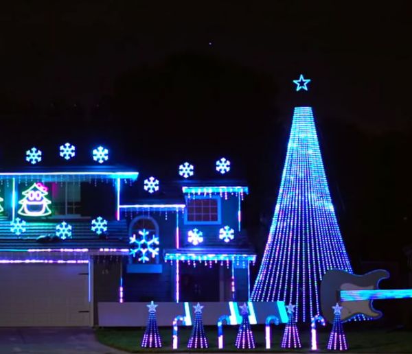 Chaque Noël, la façade de cette maison s'illumine et livre un spectacle musical étonnant