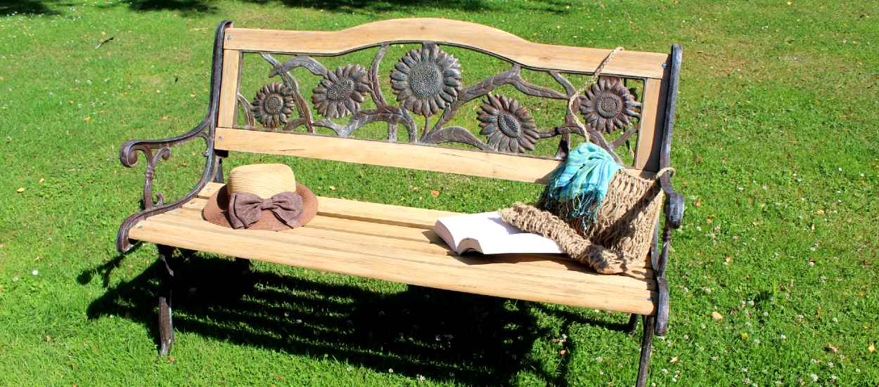 Tuto : Restaurez facilement un banc de jardin en bois