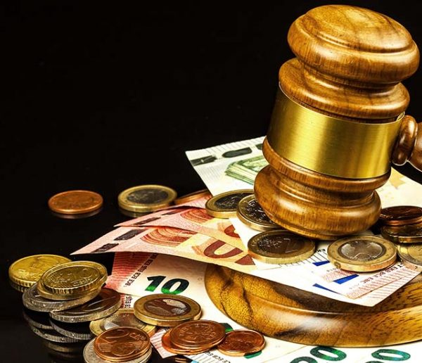 Un homme condamné à  verser 60 000 € à son ex-femme car il n'a jamais fait le ménage