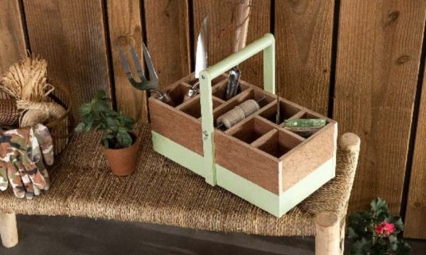 Tuto : Fabriquez une caisse à outils de jardin  (pour avoir tout le nécessaire à portée de main !)