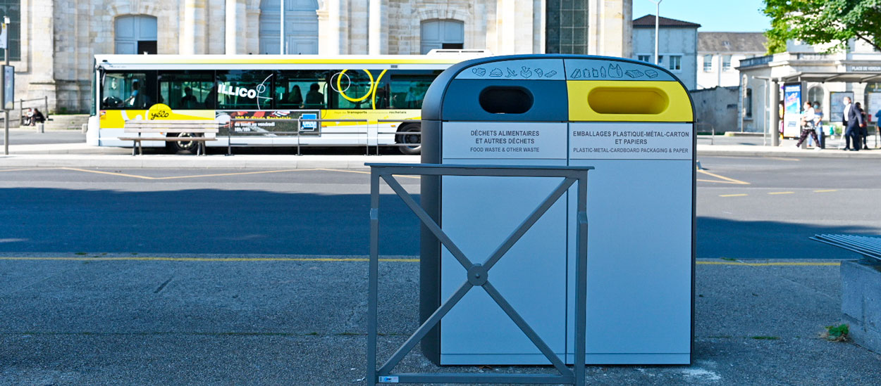 La Rochelle est la première ville à expérimenter les petites poubelles de tri dans la rue