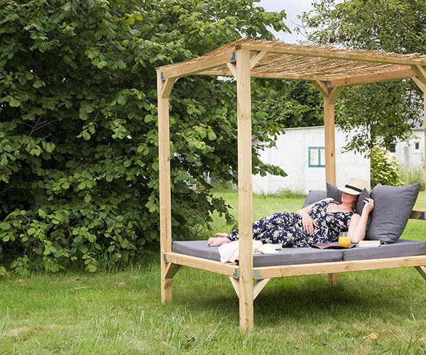 Tuto : fabriquez un lit d'extérieur ombragé
