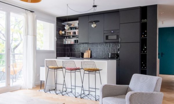 Osez la cuisine total look noir : on démonte 3 idées reçues avec une architecte