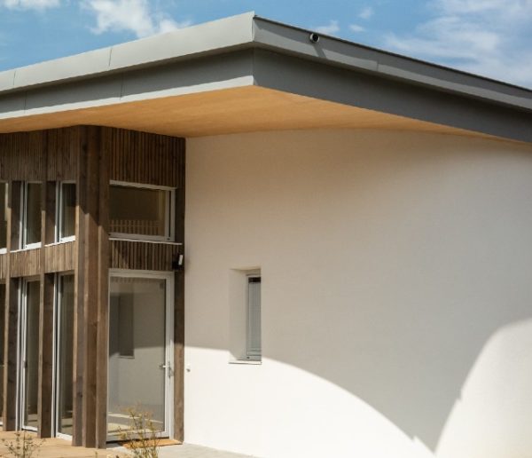Impression 3D, matériaux recyclés et permaculture : cette maison regroupe le meilleur de la construction écolo