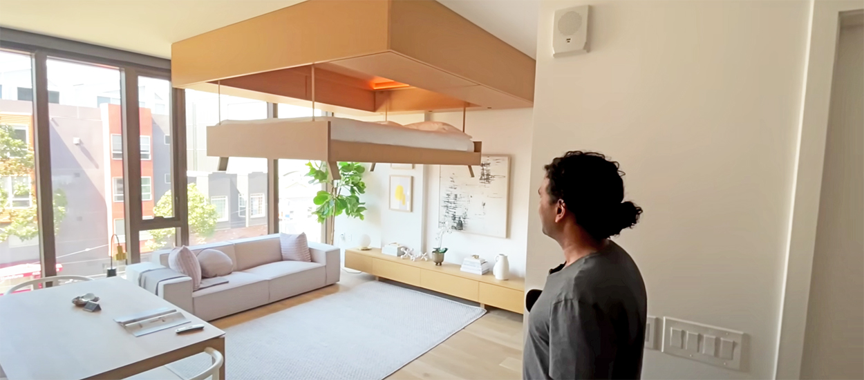 Ce designer a imaginé un système où les meubles et les rangements sont dans le plafond